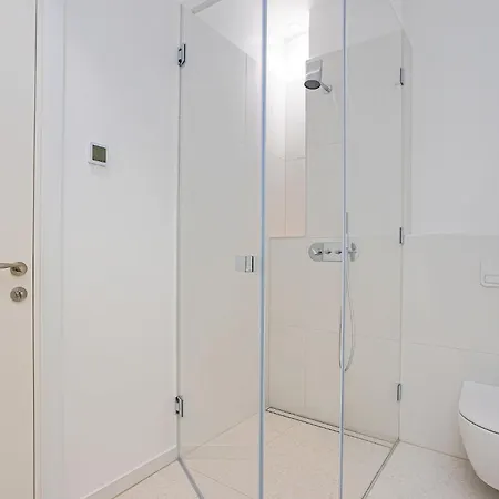 Lovely Historic In Old Town Apartment *