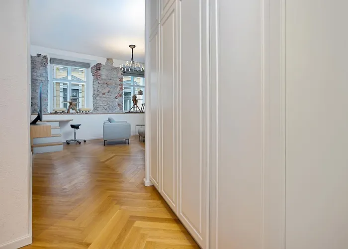 Lovely Historic In Old Town *