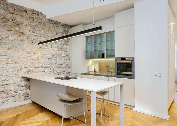 Apartment Lovely Historic In Old Town *