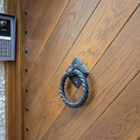 Lovely Historic In Old Town *