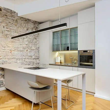 Apartmán Lovely Historic In Old Town *